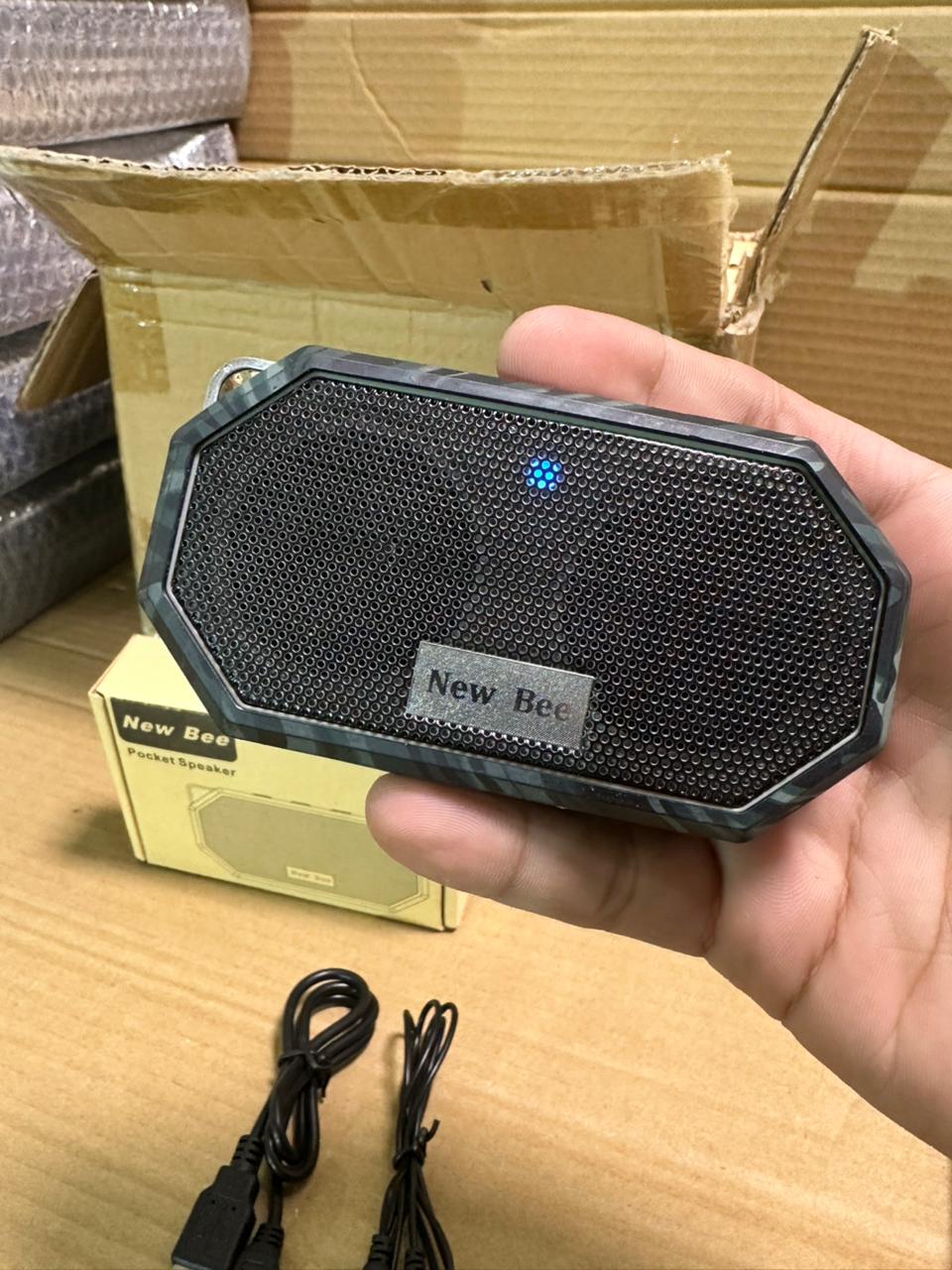 NEW BEE Pocket Speaker