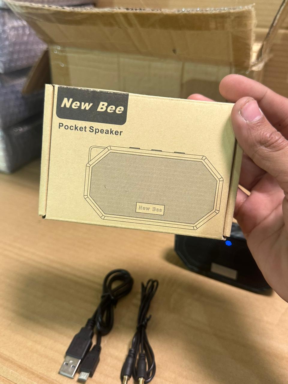 NEW BEE Pocket Speaker